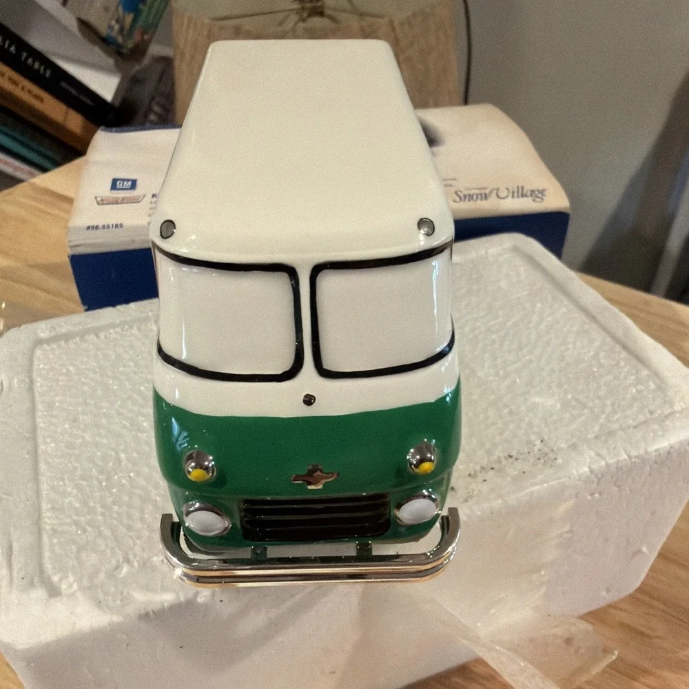 Vtg '02 Dept 56 Snow Village Accessory ~ Krispy Kreme Doughnut Deliveries #55165